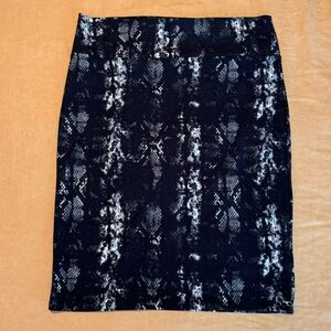 Black snakeskin print LulaRoe Skirt. Sz. XL